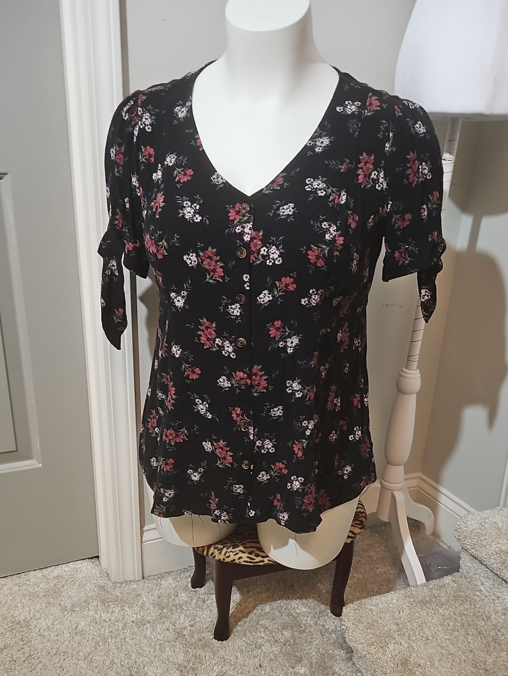 torrid Black Floral V-Neck Button Blouse with Tie Sleeves